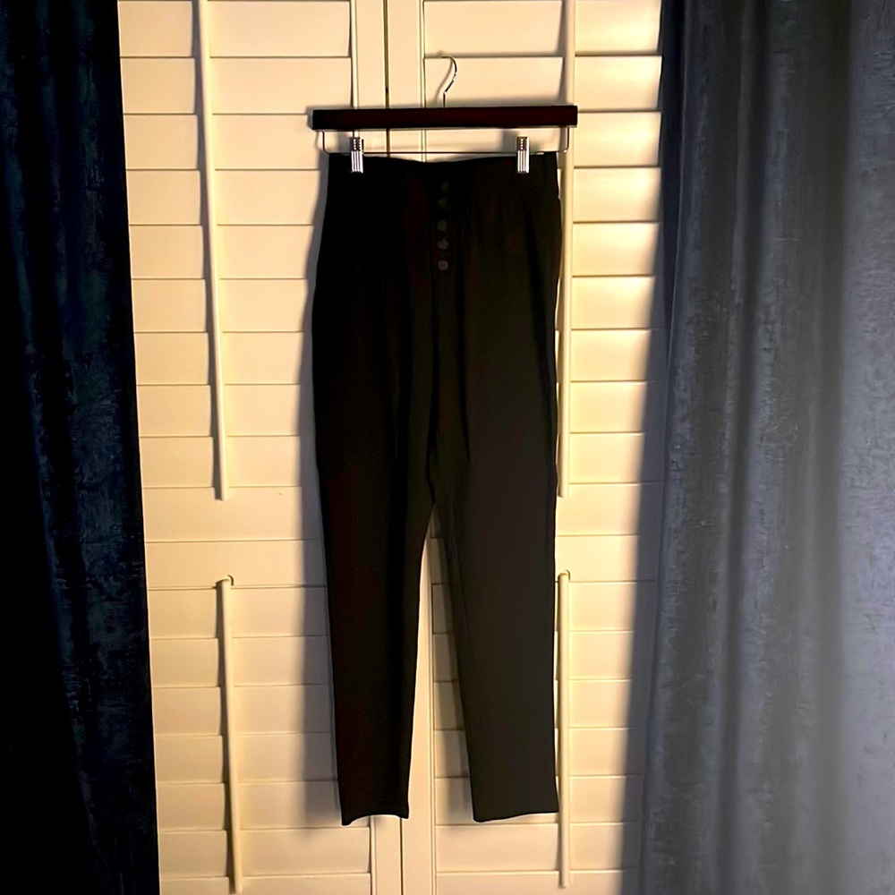 High waisted legging-type pants